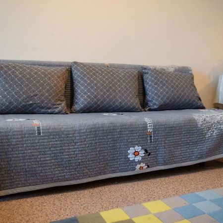 1-Ком Кв В Жк Молодежный Almaty Eksteriør billede